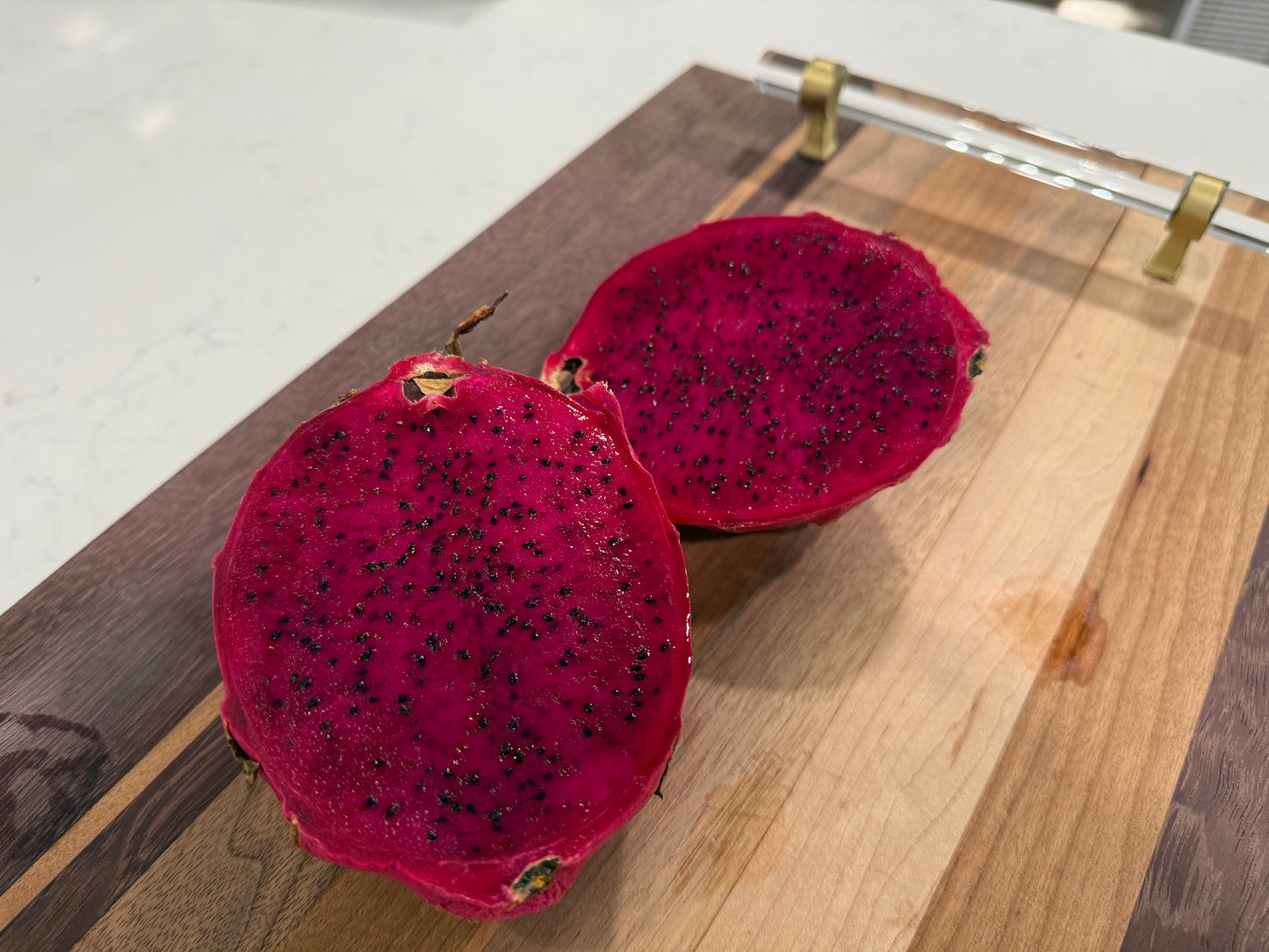 Country Roads dragon fruit live cutting