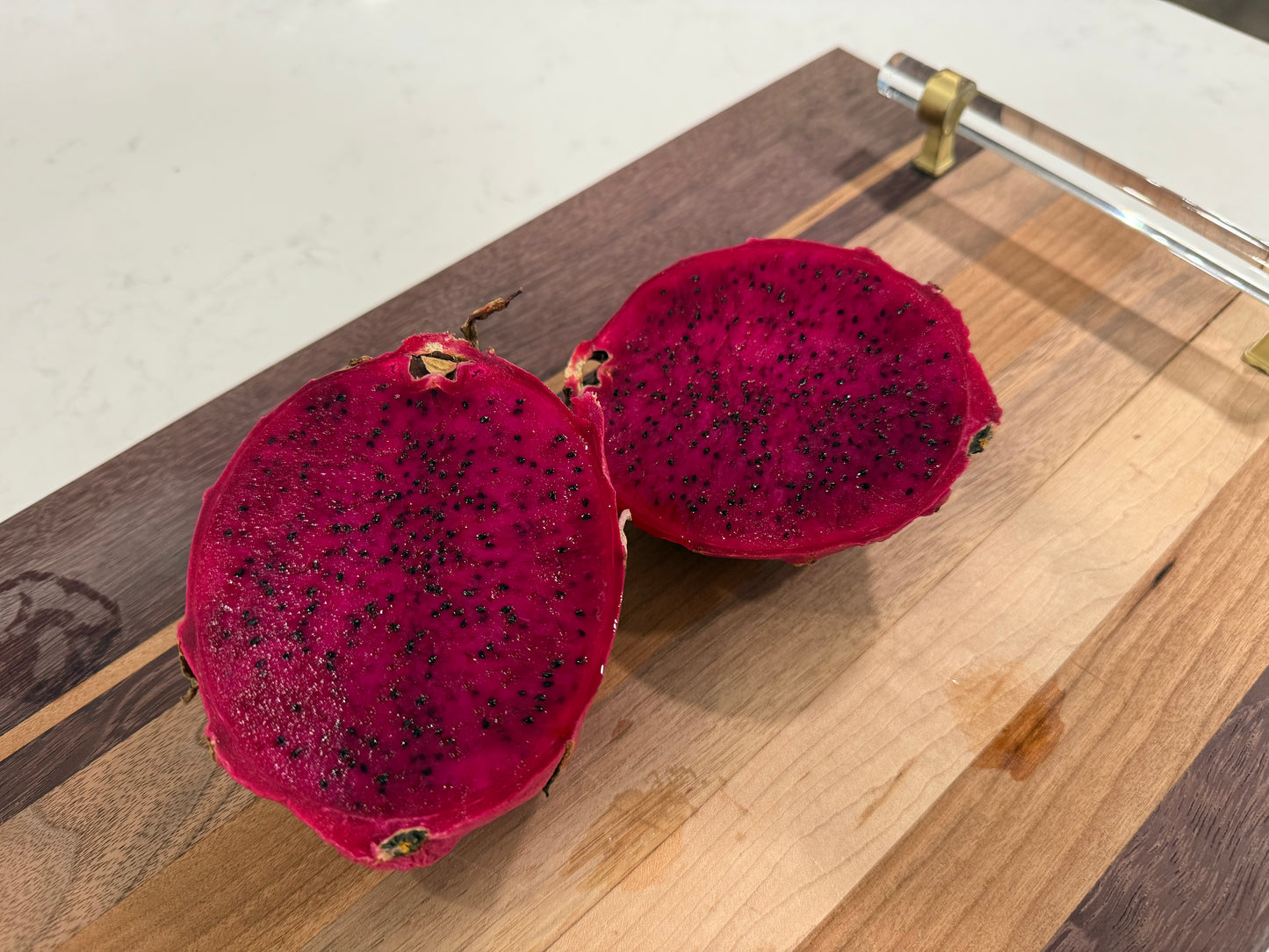 Country Roads dragon fruit live cutting