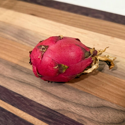 Valdivia Roja Dragon Fruit live plants and cuttings